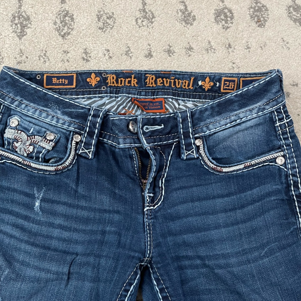 Rock Revival. Size 26.